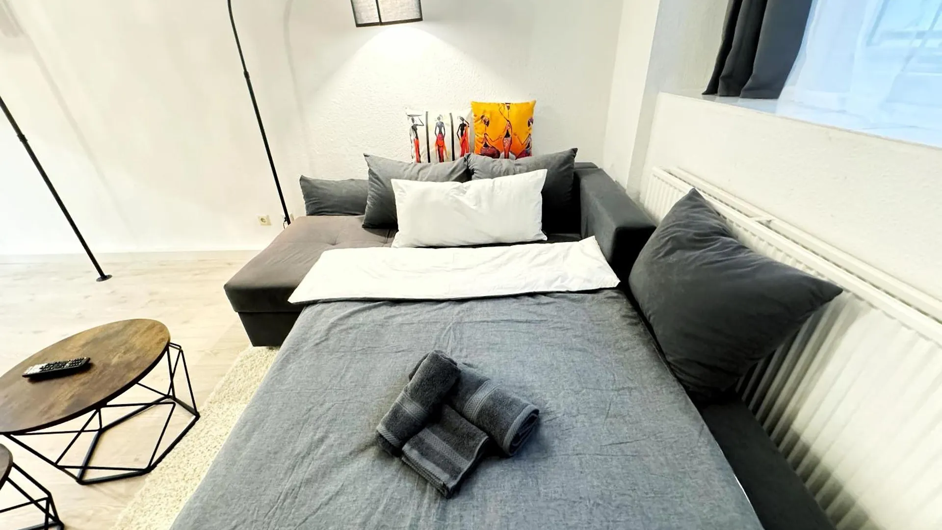 Holidayhome Apartments I Spacious 130Qm Apartment Near Berlins Top Sights  Berlin
