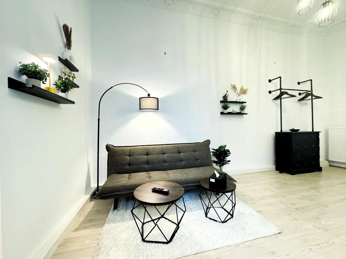 Holidayhome Apartments I Spacious 130Qm Apartment Near Berlins Top Sights  Berlin