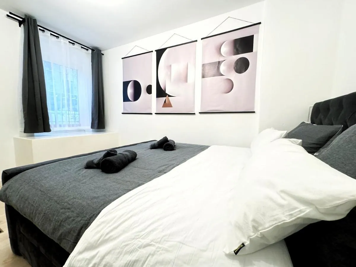 Holidayhome Apartments I Spacious 130Qm Apartment Near Berlins Top Sights Germany