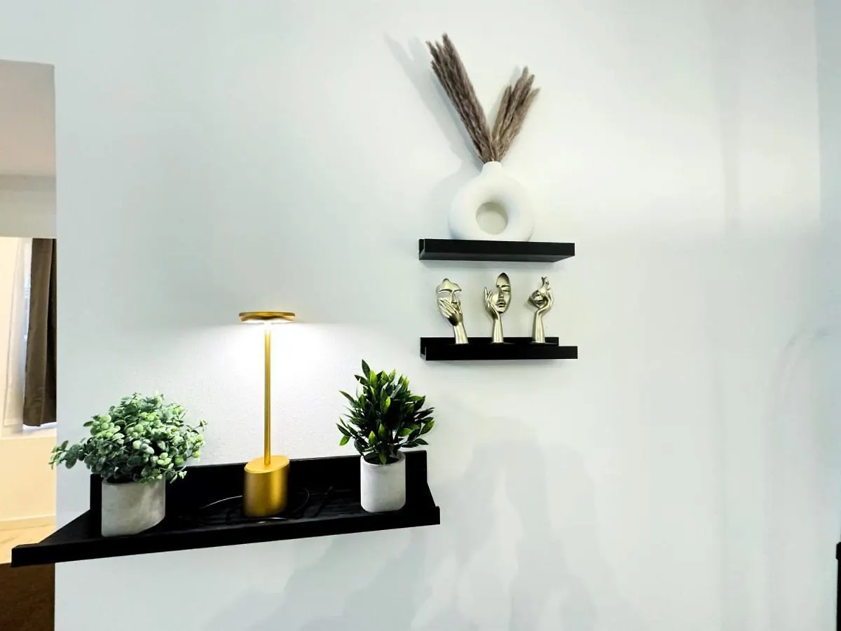 Holidayhome Apartments I Spacious 130Qm Apartment Near Berlins Top Sights  Berlin