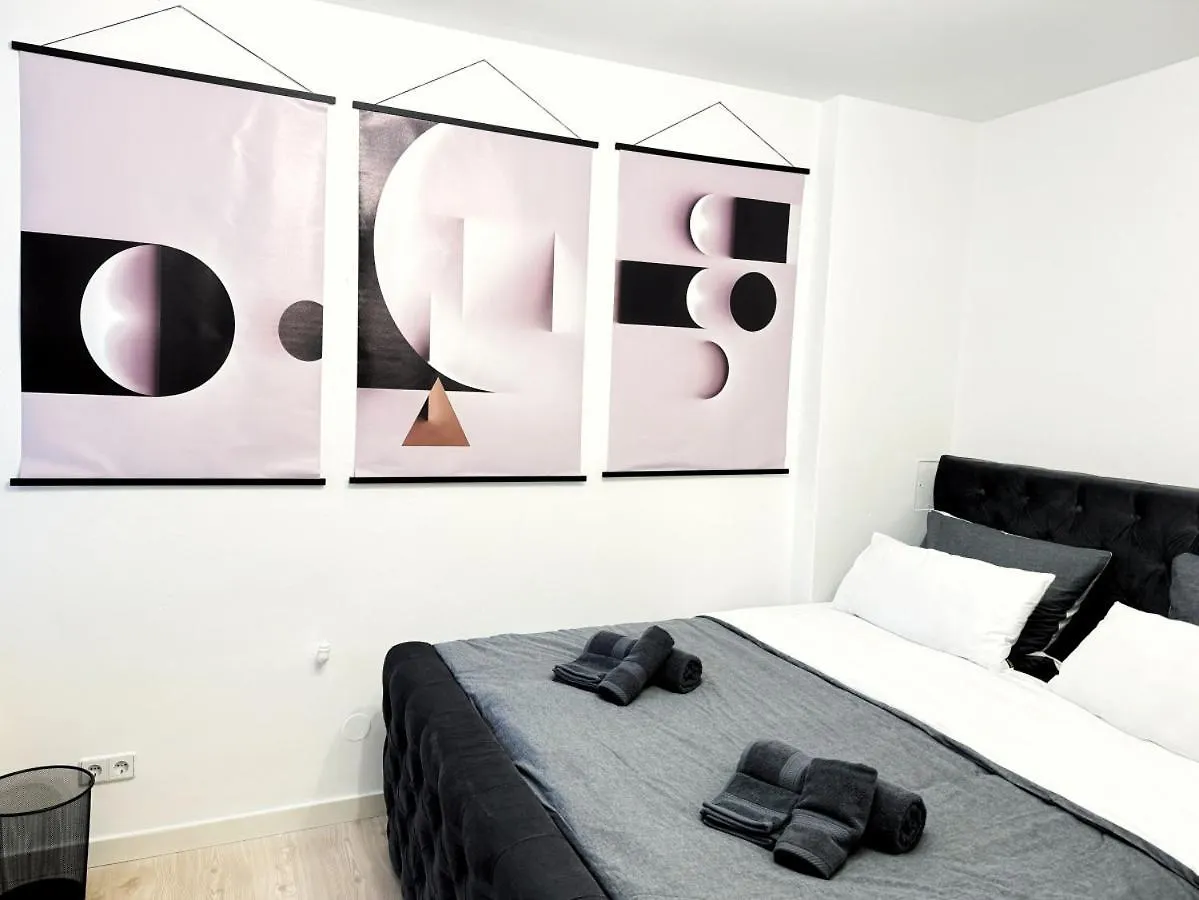 Holidayhome Apartments I Spacious 130Qm Apartment Near Berlins Top Sights Németország