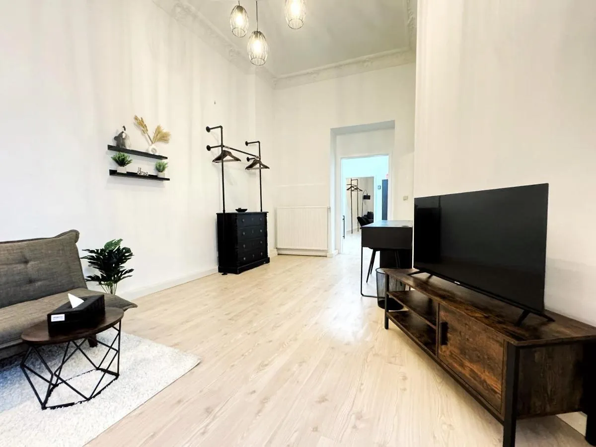 Holidayhome Apartments I Spacious 130Qm Apartment Near Berlins Top Sights 0*, Berlin Németország